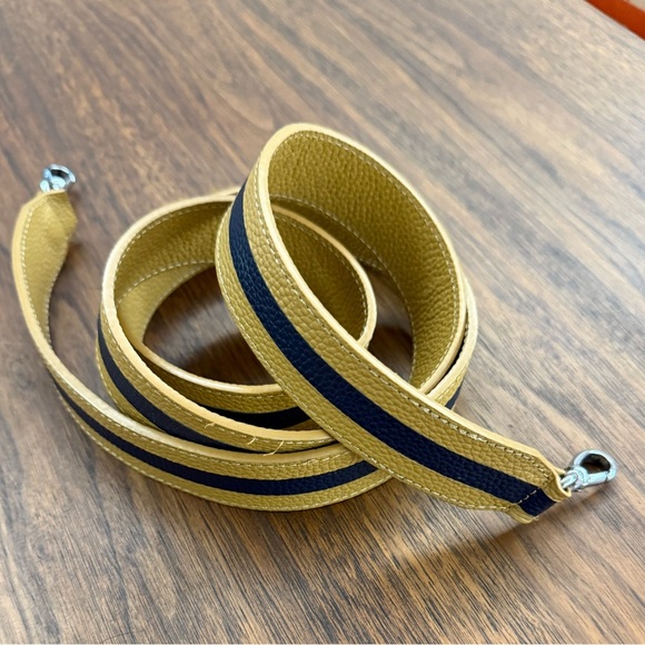 Stylish Navy and Tan Bag/Camera/Cell Phone Strap. Eligible 3/$25 - Picture 1 of 6